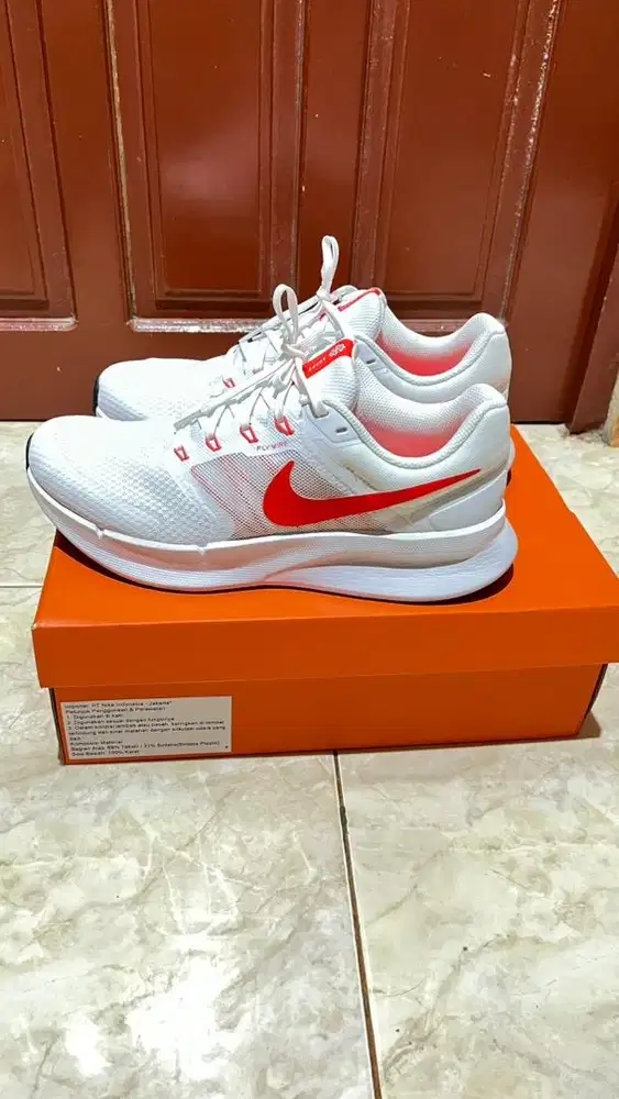 sepatu nike running swift 3