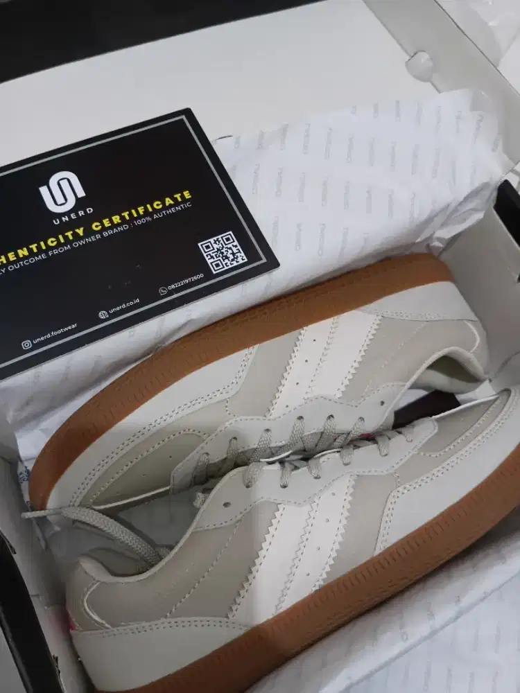 Sepatu Unerd Sienna ukuran 39