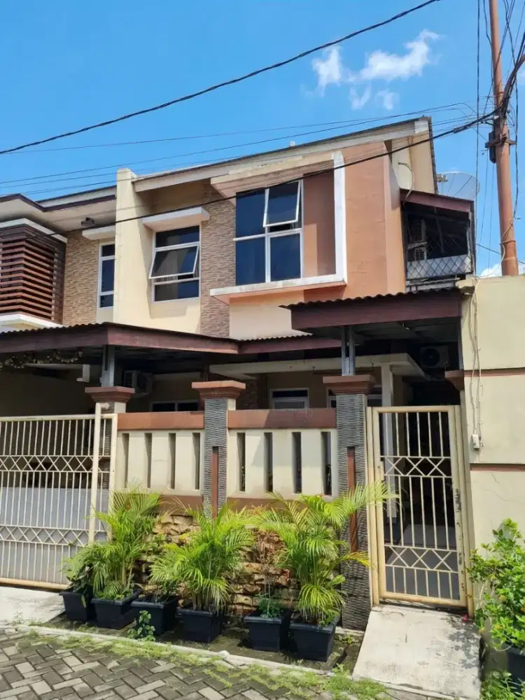 DIJUAL RUMAH SIAP HUNI SEMI FURNISHED TYPE HOOK LT 141 AKSES STRATEGIS
