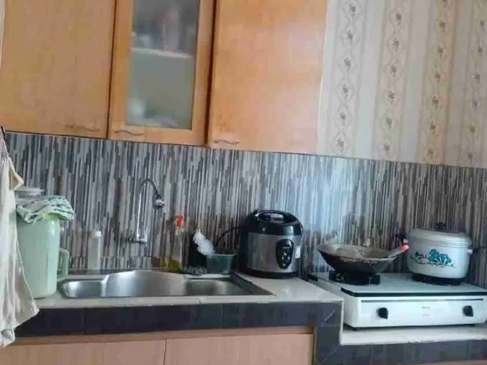 Dijual Taman Paris lantai atas