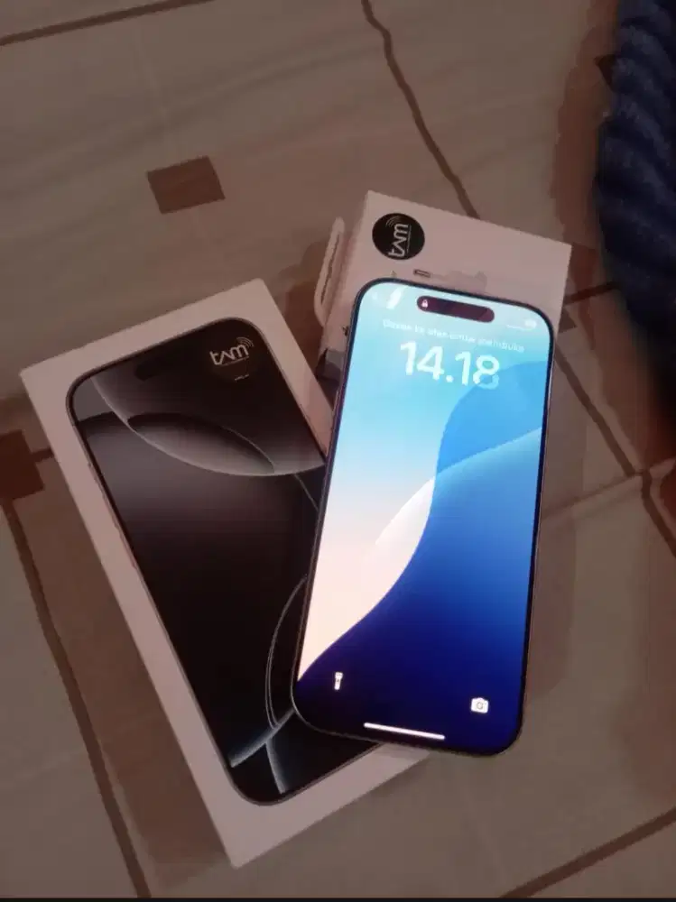 Iphone 16 pro 128 like new