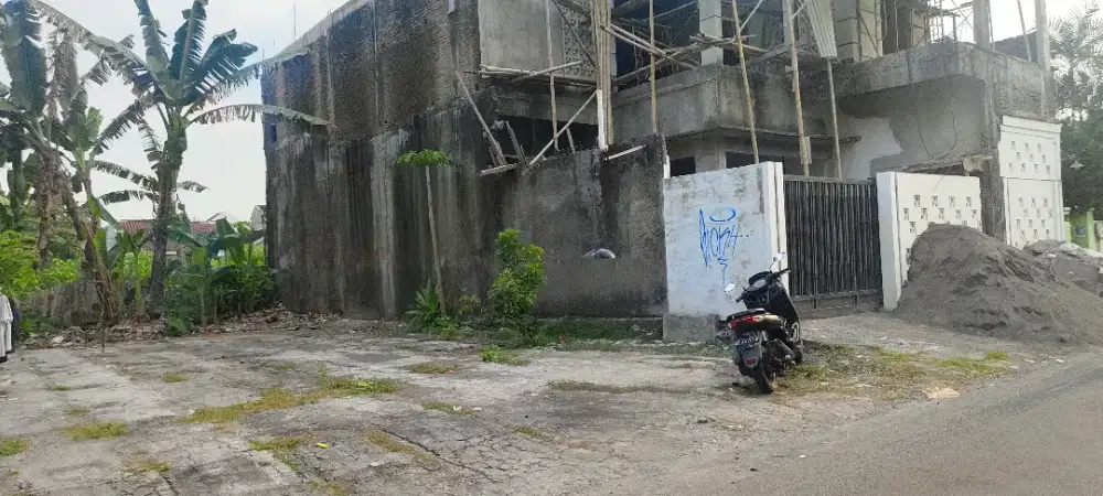 Tanah 210m Singopuran KARTASURA barat UMS Solo