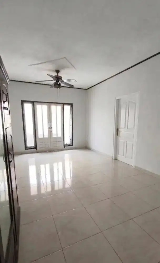 HARGA DIBAWAH 1 M RUMAH LEBAR 6 METER DEKAT TAMBAKSARI KENJERAN PLOSO