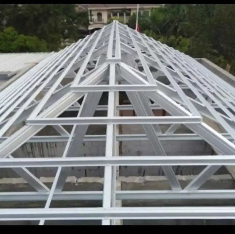 Renovasi atap rumah/kantor