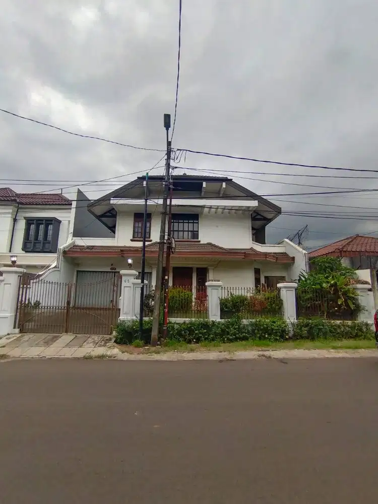 DIJUAL CEPAT RUMAH BESAR TERAWAT DI KEMANGGISAN - SIAP HUNI