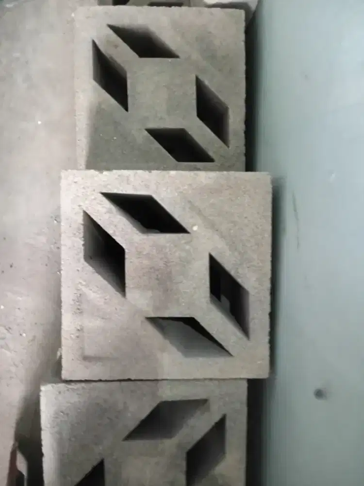 Loster ukuran 20x20cm kondisi baru