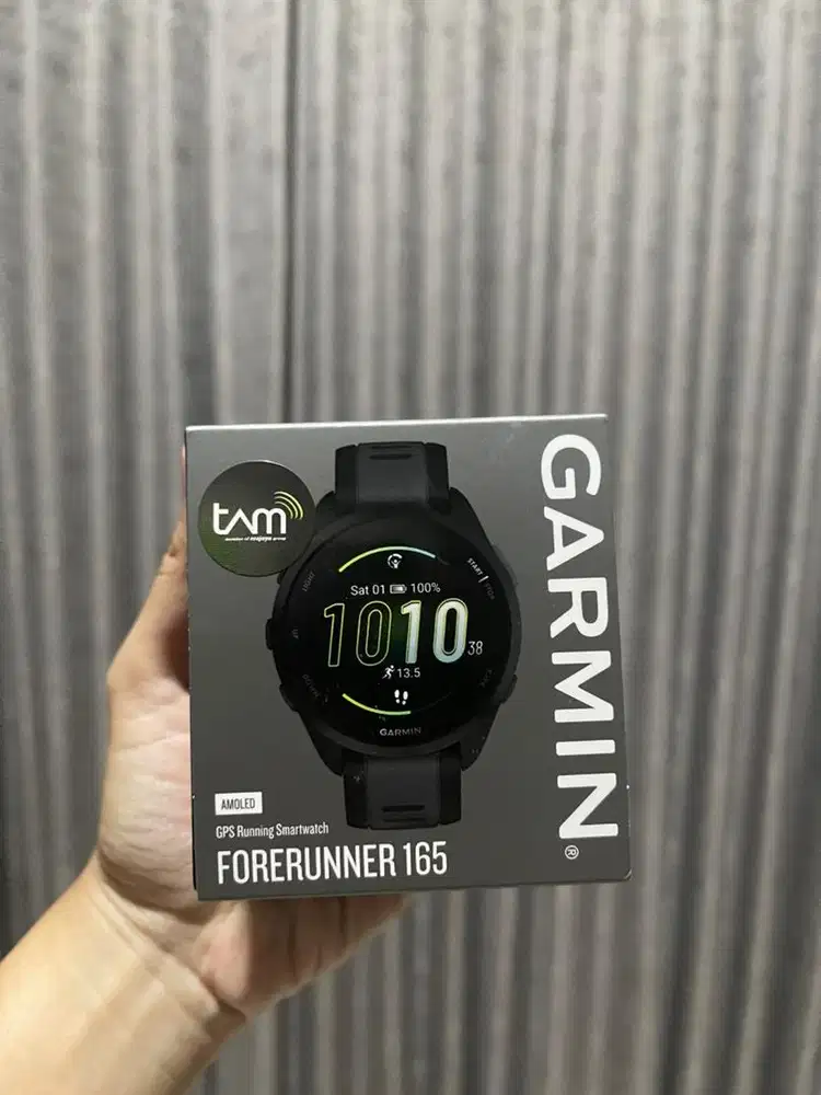 NEW BNIB Garmin Forerunner 165 Black