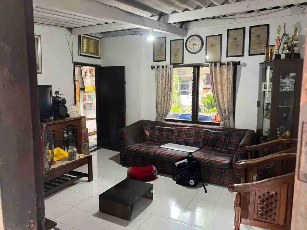 Dekat Toll, Dijual Rumah Hitung Tanah di Bendi Tanah Kusir Jakarta Selatan