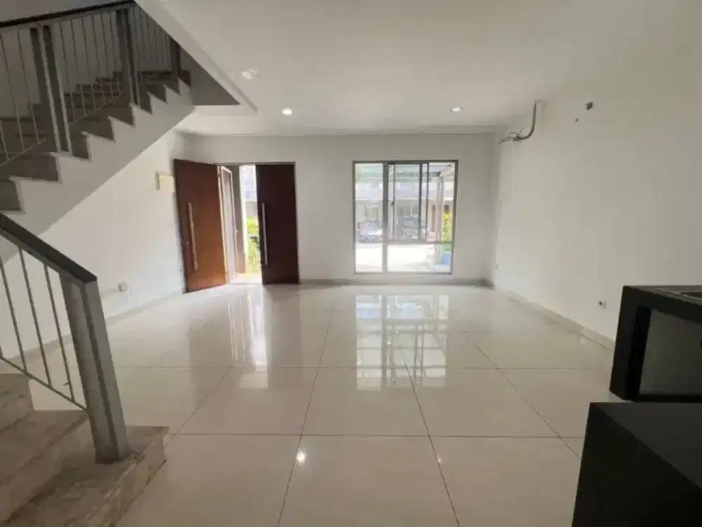 Dijual Cepat Murah Rumah 3 Lantai Siap Huni Golf Island PIK , Cluster Harmony Golf