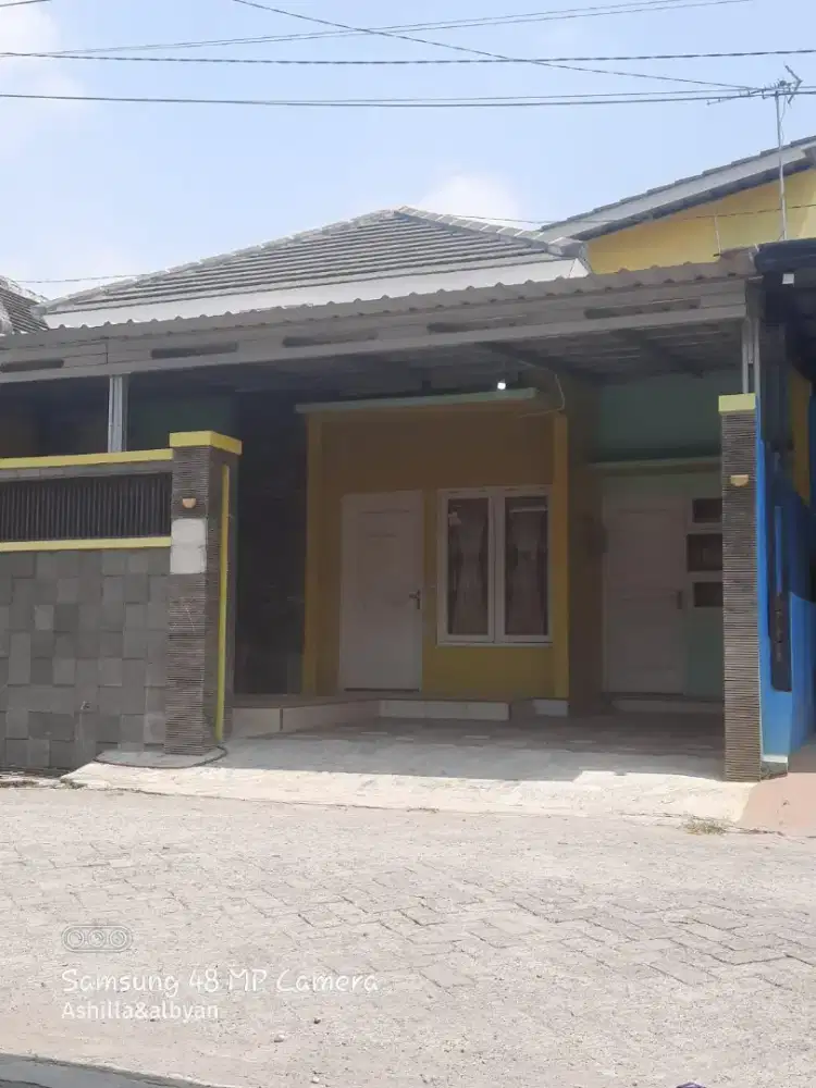 Disewakan rumah tahunan
