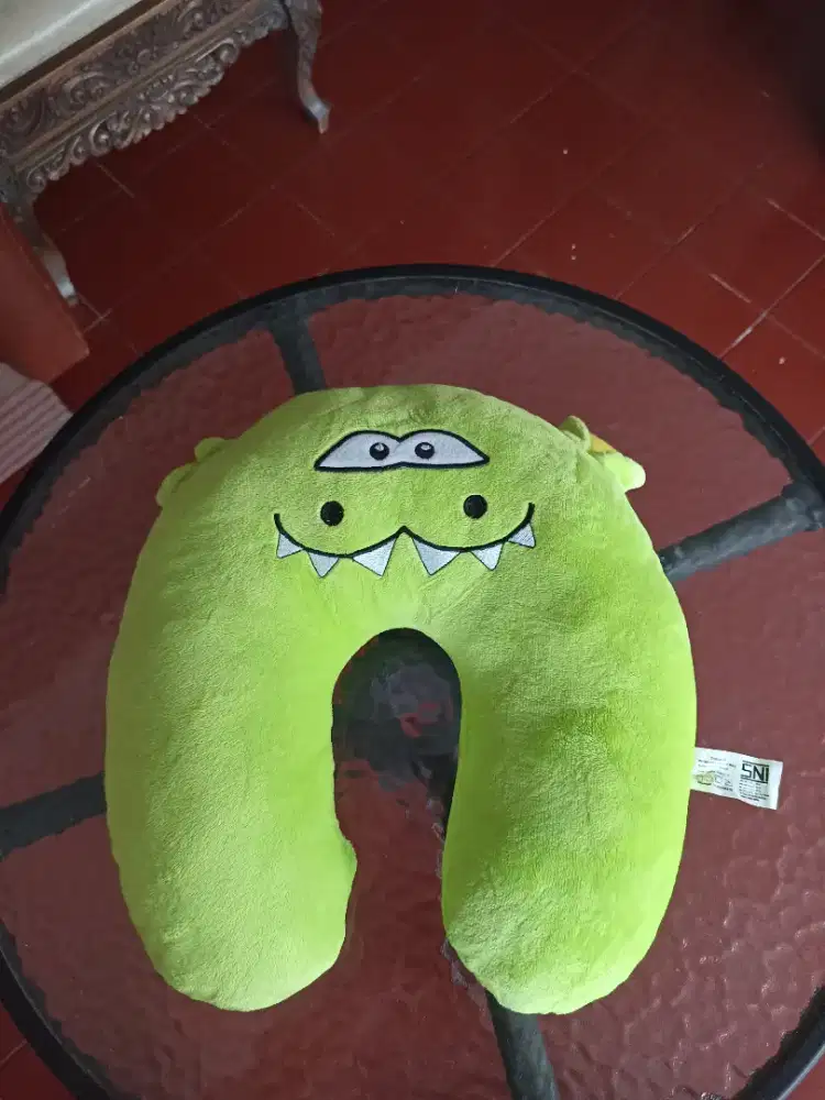 Bantal Leher Anak Karakter Monster Hijau Lucu