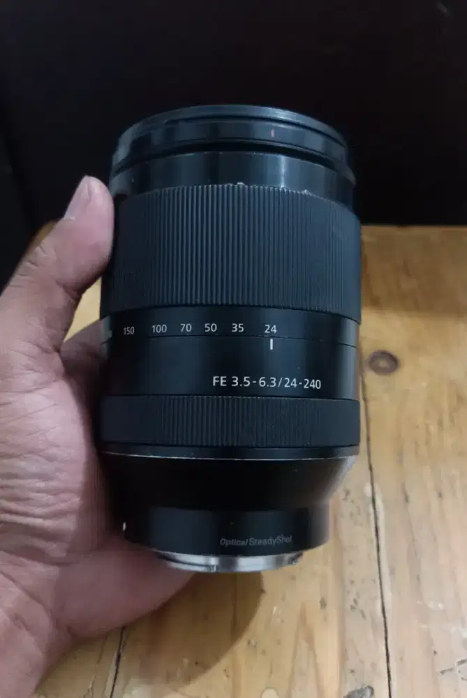 Lensa Sony 24-240mm