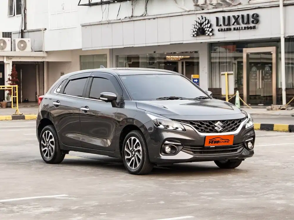 Suzuki Baleno Hatchback 1.5 AT Abu abu 2024