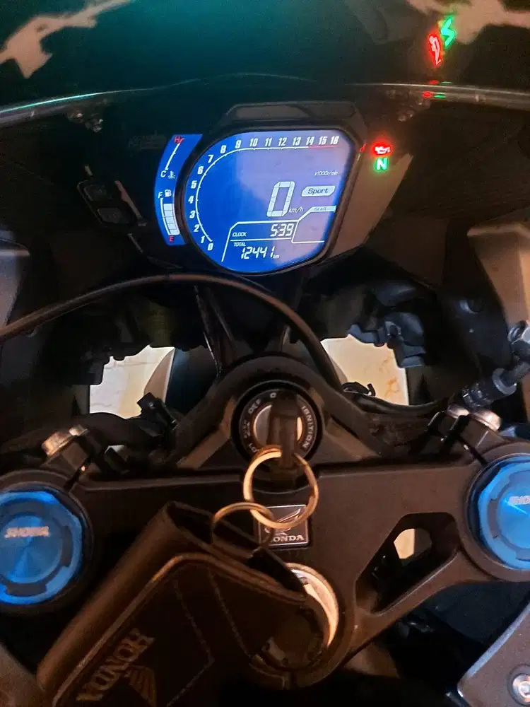 Ďijual CBR 250RR  BODI MULUS TINGGAL PAKAI