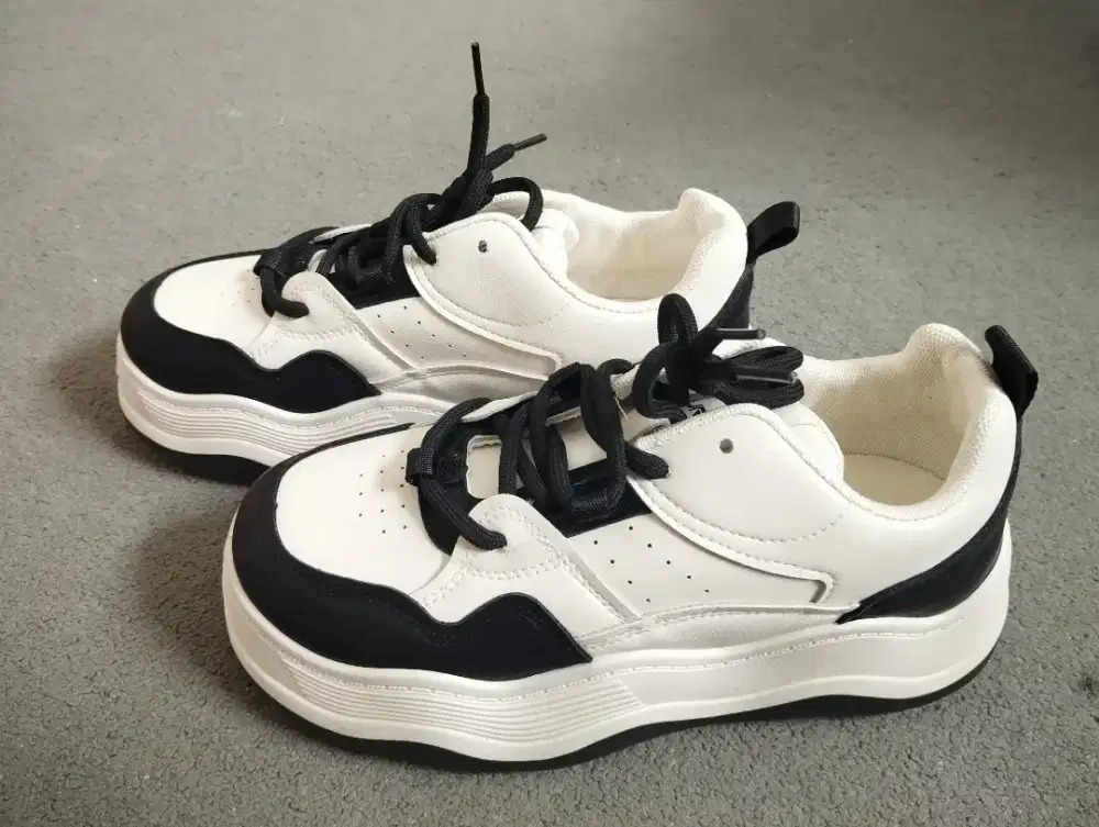 LURAD SNEAKERS WANITA