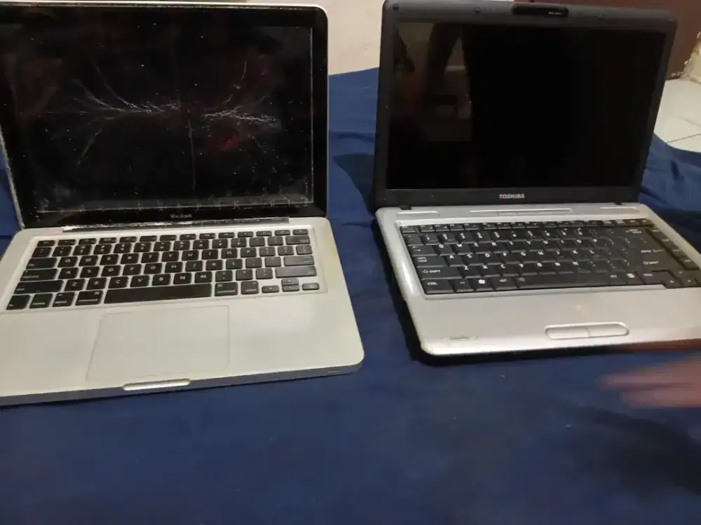 Laptop macbook Toshiba rusak