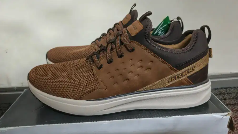 Dijual Sepatu Skechers Streetwear BNIB