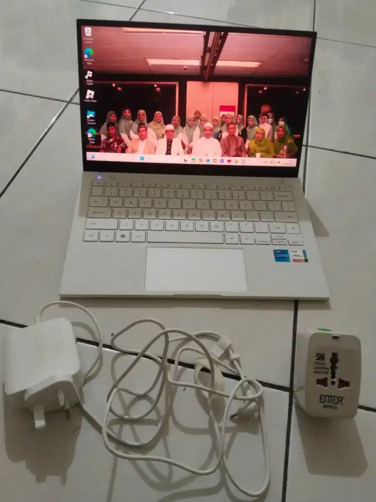 Di jual laptop merek samsung