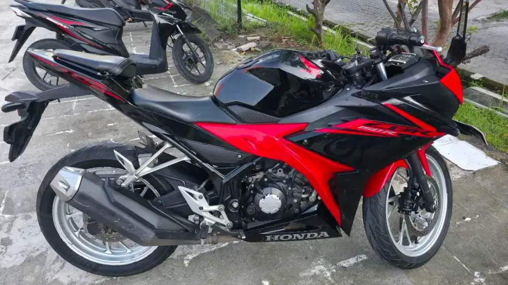 2017 Honda CBR Red Black