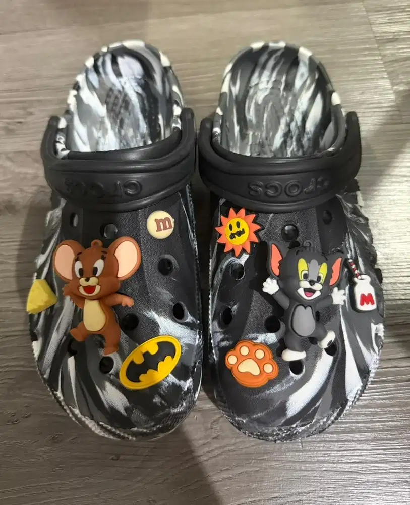 Crocs Marble Hitam 40-41 (M8)