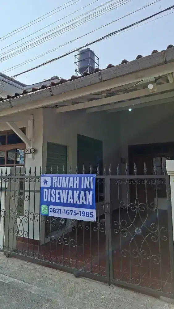 Disewakan rumah tinggal strategis di sarijadi