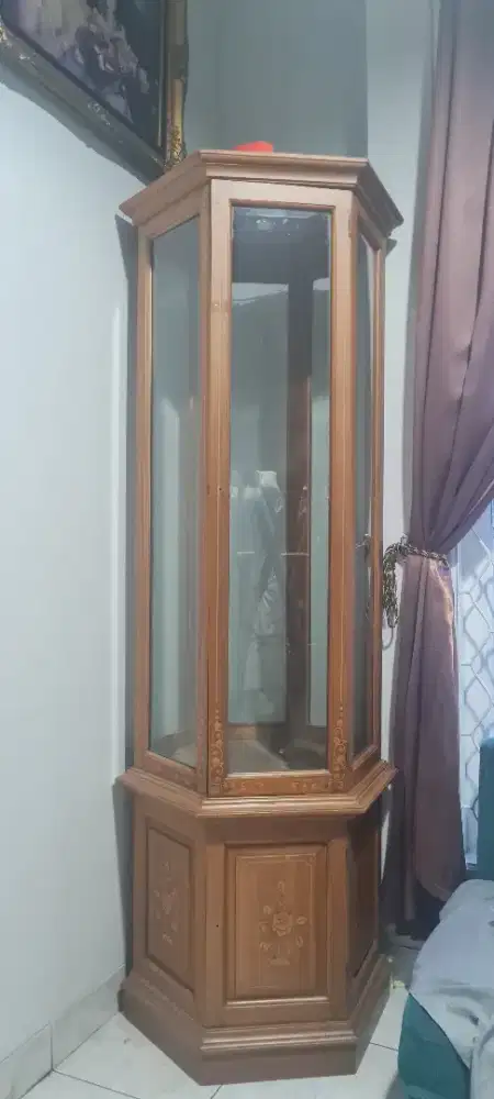 Lemari pajang kayu + kaca
