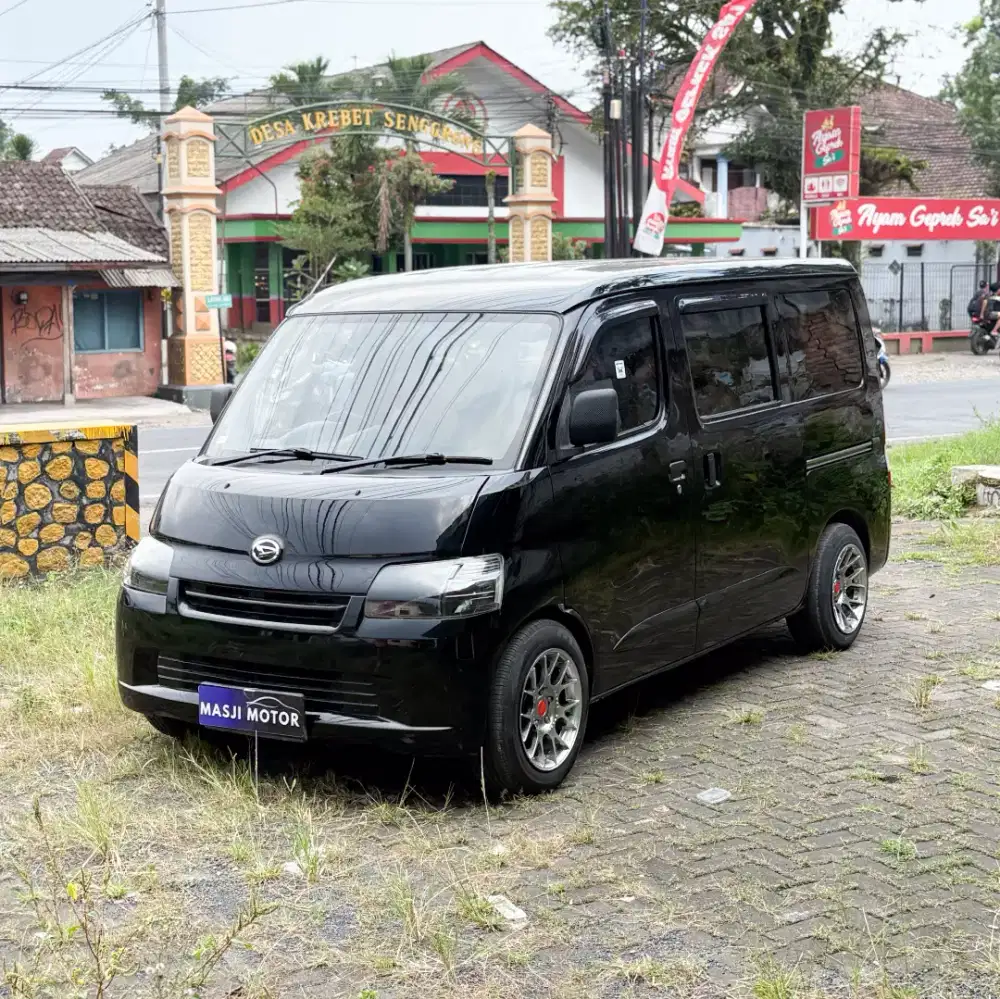 Daihatsu Granmax Minibus 2013 Barang Istimewa