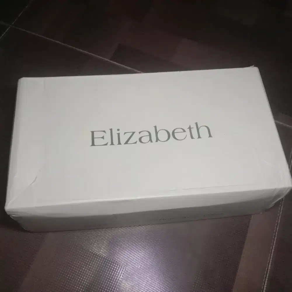 Sepatu Elizabeth