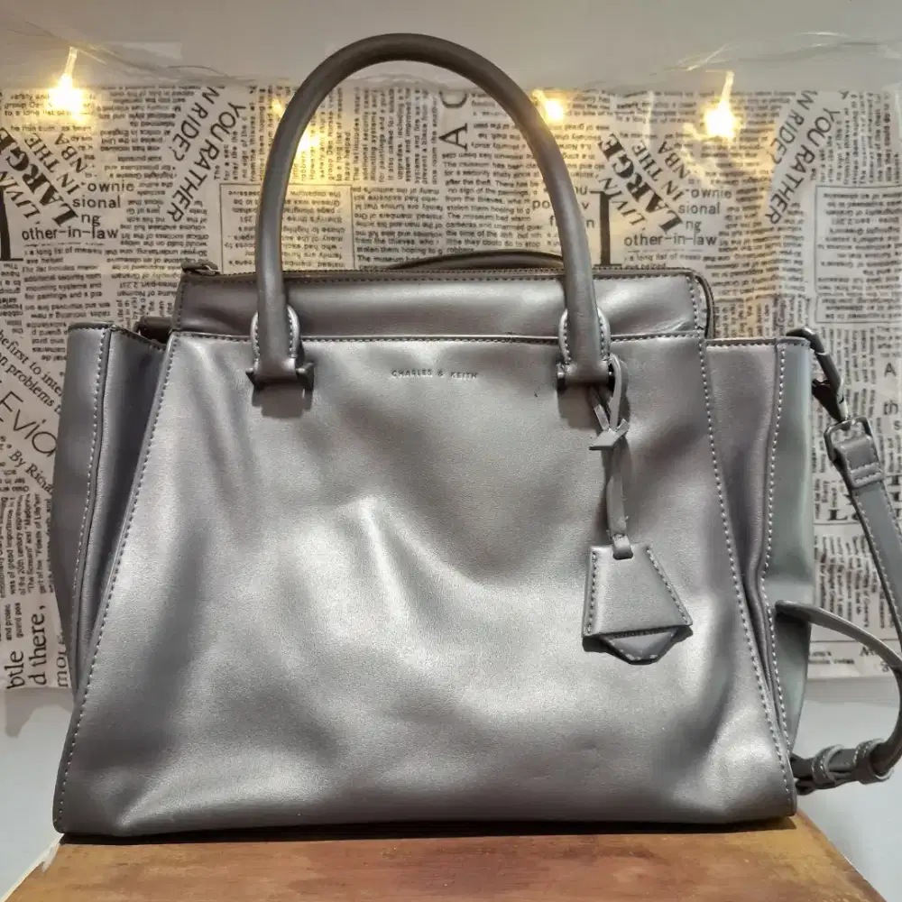 Tas Charles n Keith Ori Tapeze Women Bag Casual Office Grey Classic