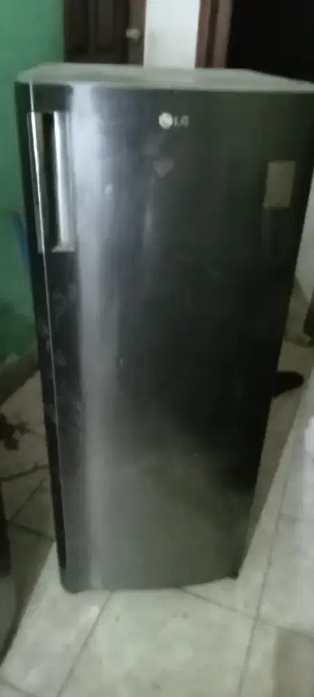 Jual frezer LG bagus dingin hrg 1 2jt