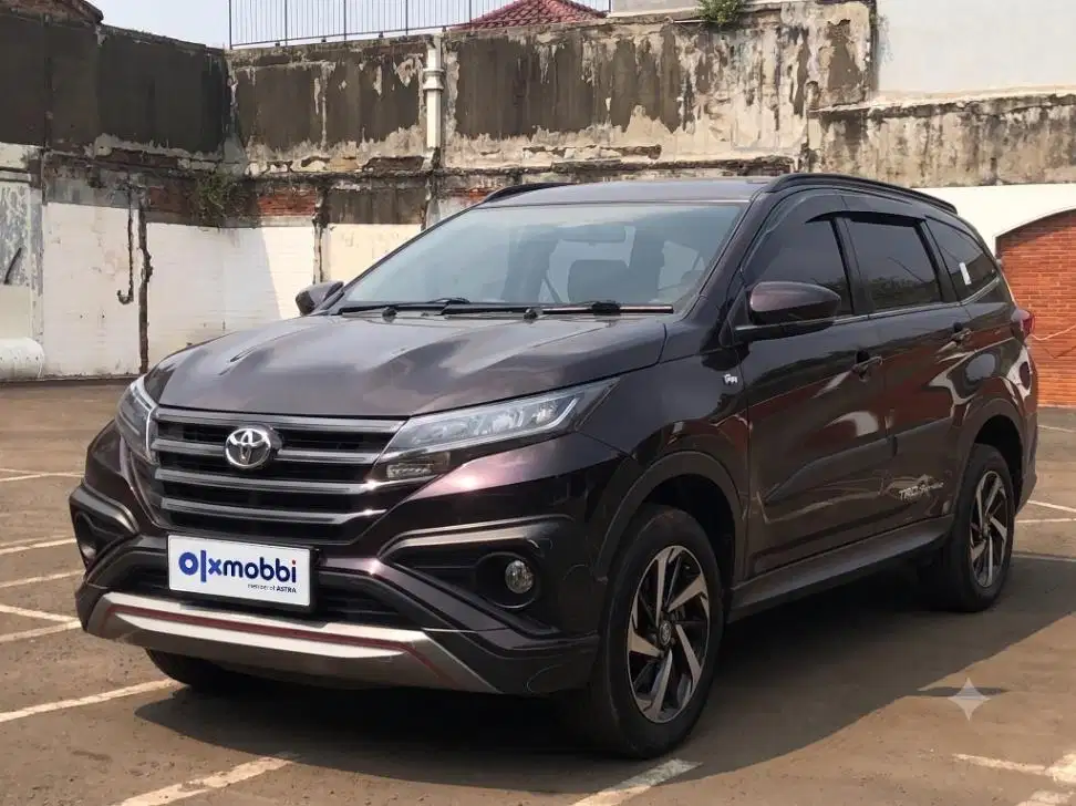 TDP 10 JT Toyota Rush 1.5 TRD Sportivo Bensin-AT Ungu 2018