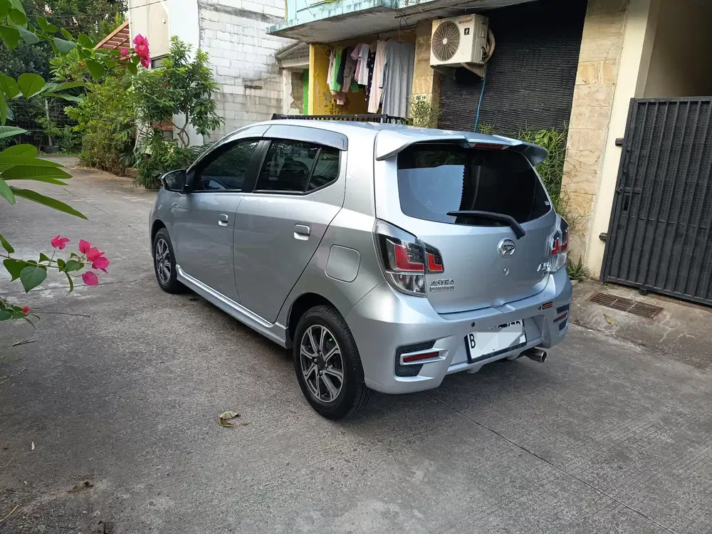 Daihatsu Ayla R Tipe Tinggi