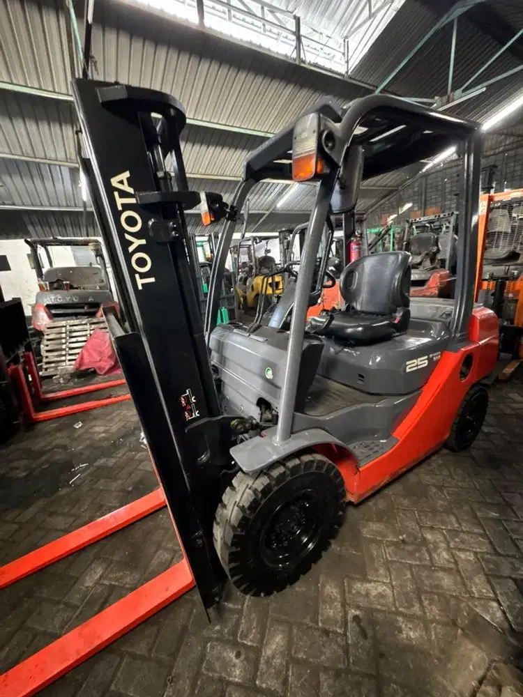 Forklift Toyota 2.5 Ton langsung pemilik Surabaya RUNGKUT