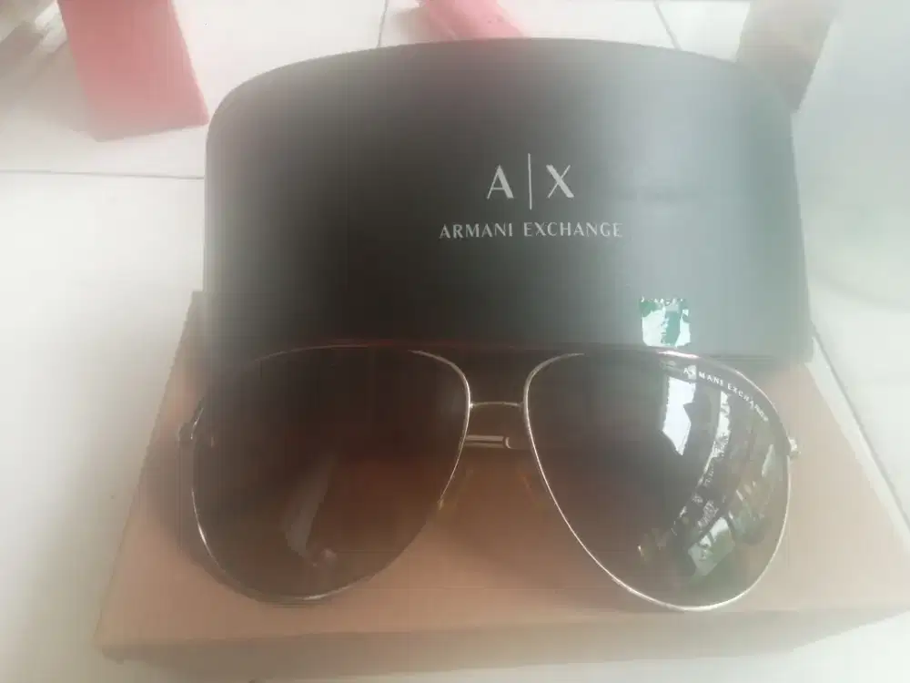 Kaca mata merek Armani exchange original