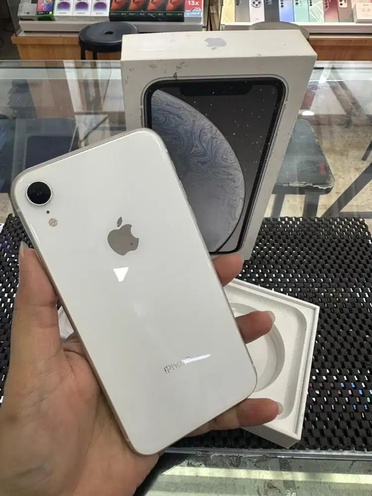 IPhone Xr 128GB White Ex Garansi Resmi Muluss
