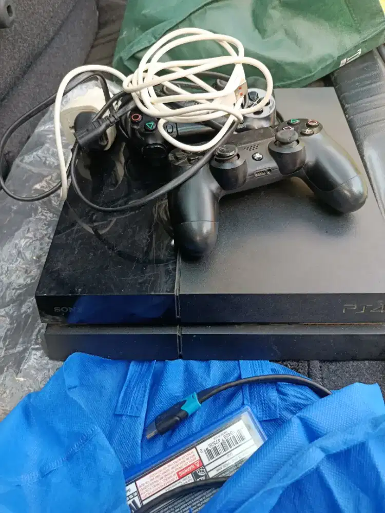 Ps4 satuset tinggal main