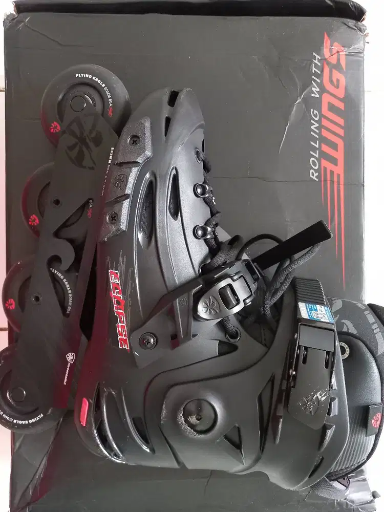 Sepatu Roda Flying eagle F5S+ Eclipse bekas