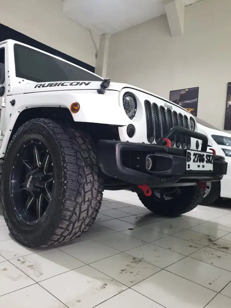 Murah Jeep Wrangler Sahara Limited 3.6 4x4 Bensin Matic 2012 Putih A/T