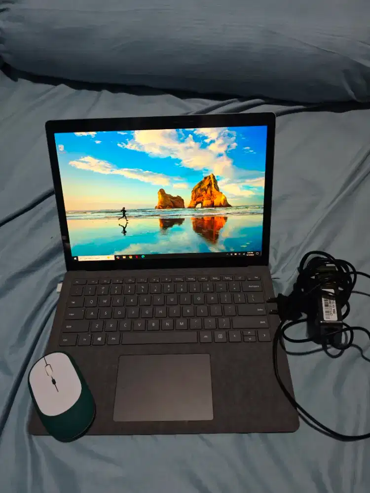Microsoft Surface Laptop 3 second i5 gen 10 - 8/128 touchscreen