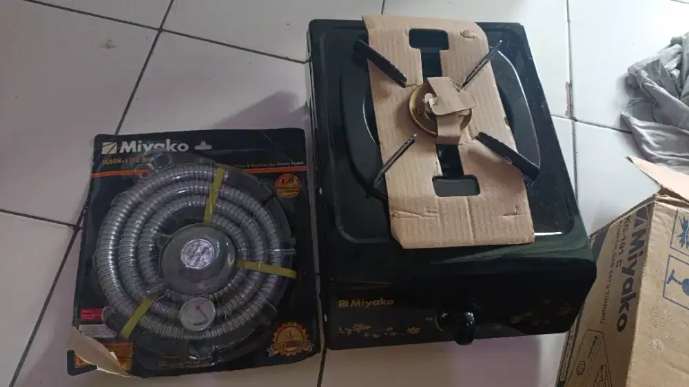 Kompor gas Miyako dan selang Miyako