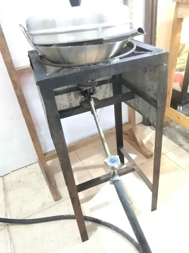 Kompor semawar dan dudukan