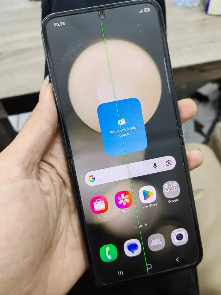 Samsung Galaxy Z Flip 5 Ram 8/512Gb Fullset ada minus layar garis