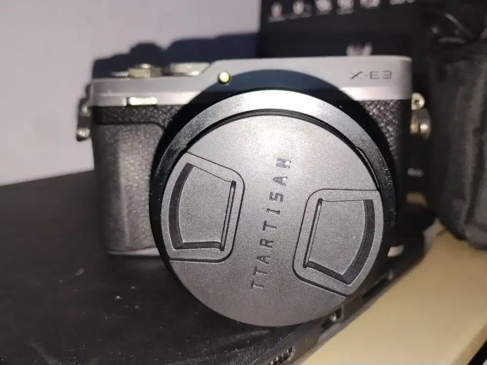 Fujifilm X-E3 body only(bekas)&
Viltrox 13 f1.4(bekas