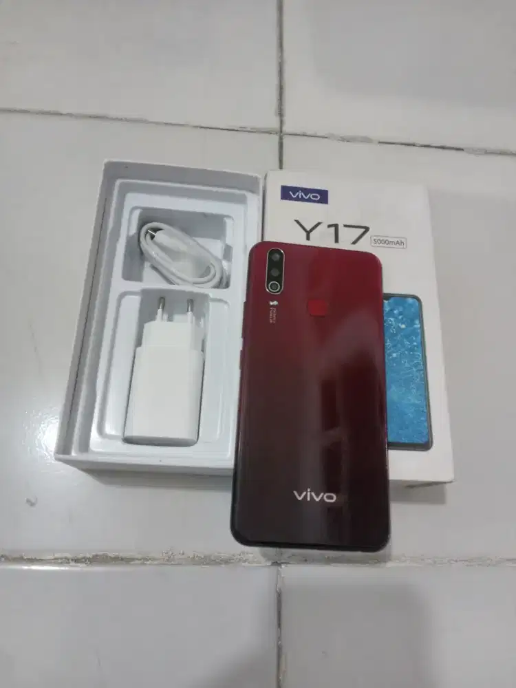 VIVO Y17 Ram 8GB fulset (warna merah)