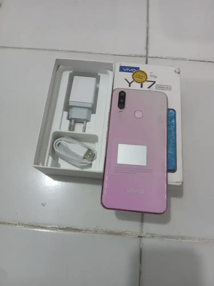 VIVO Y17 Ram 8GB fulset (warna pink)
