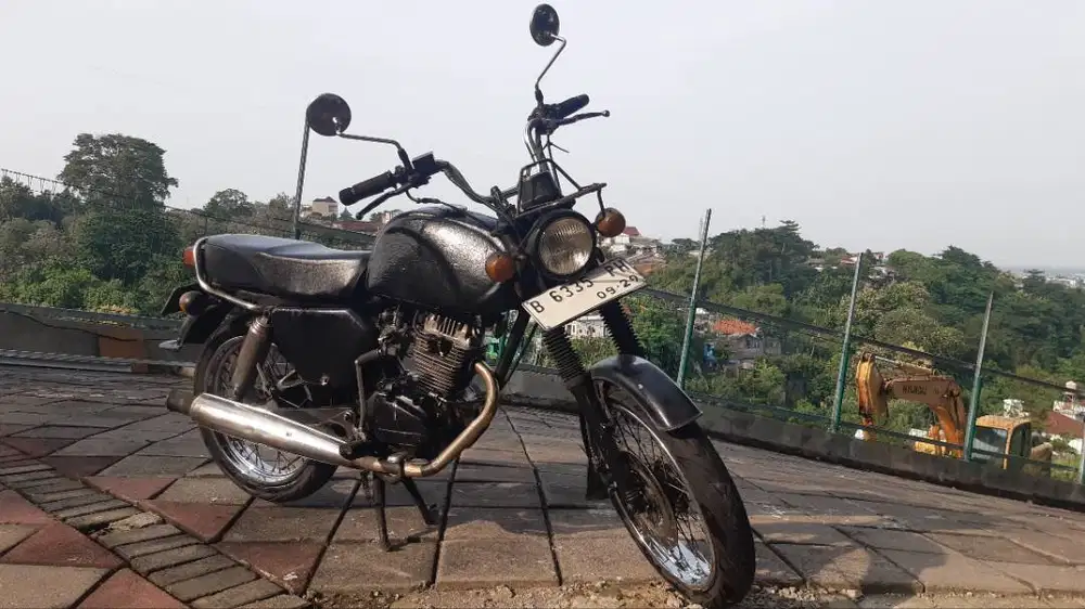 Honda CB Dream Custom basic GL Black Engine