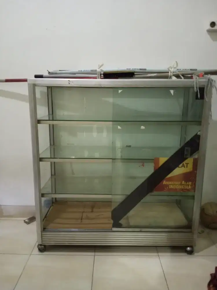 Etalase kaca 4 susun 100X100