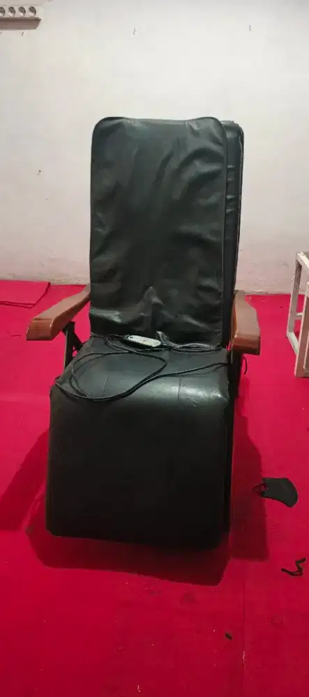 Kursi terapi pijat WAKI