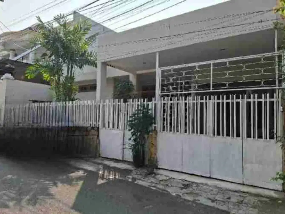 JUAL RUMAH PETOGOGAN KEBAYORAN BARU JAKARTA SELATAN