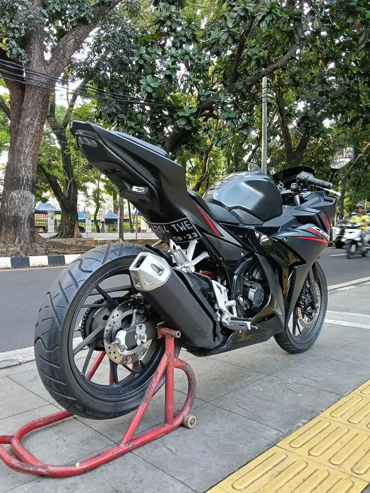 DIJUAL CASH NEW HONDA CBR 150R THN 2018 PJK OFF PULES SIAP PAKAI